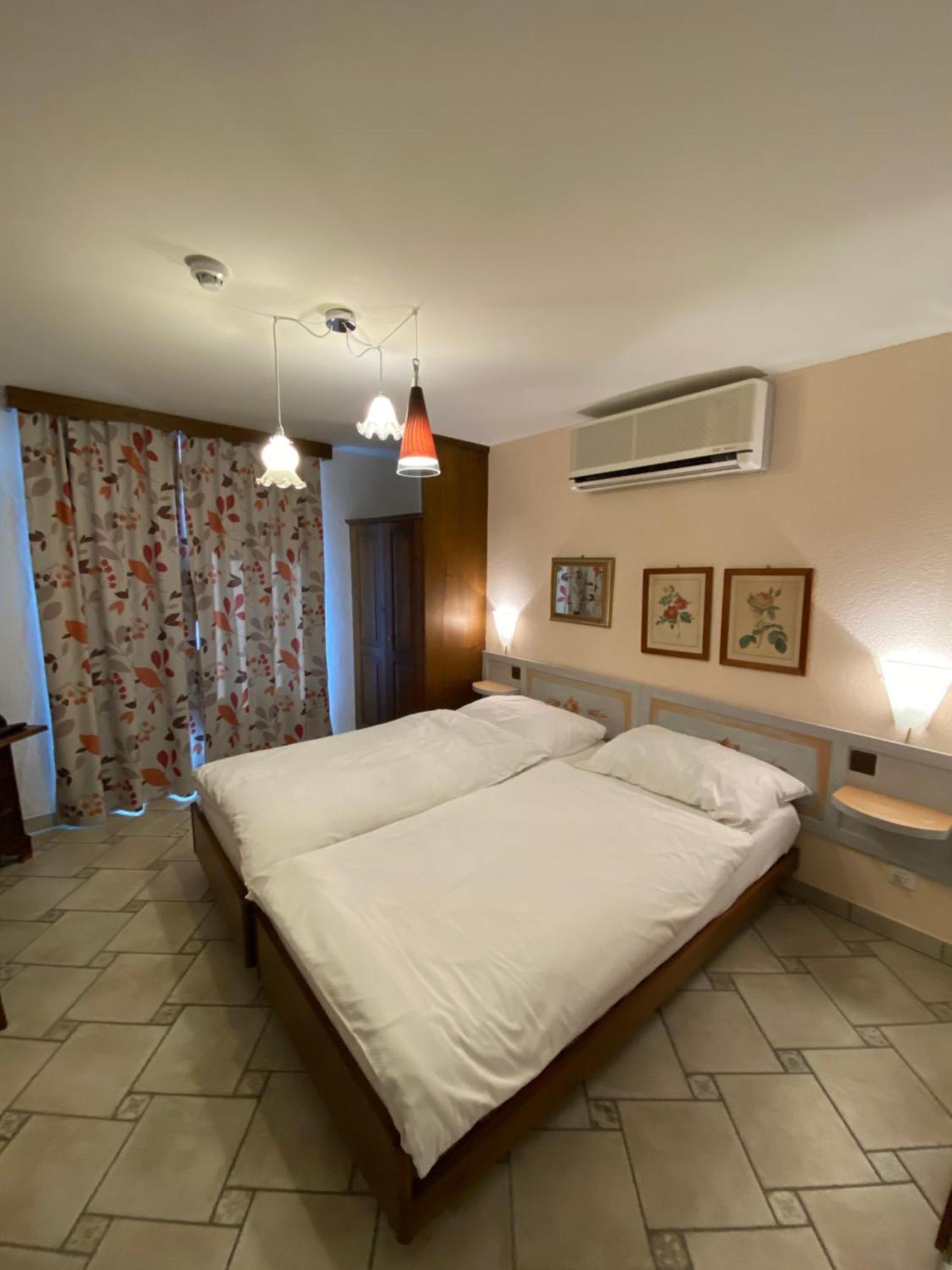 Hotel Antico Intragna Buitenkant foto