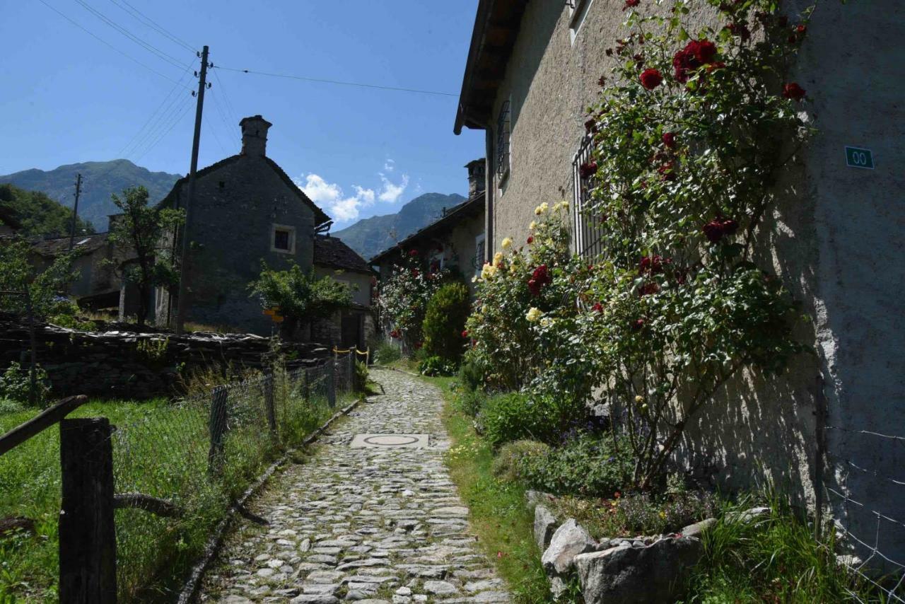 Hotel Antico Intragna Buitenkant foto