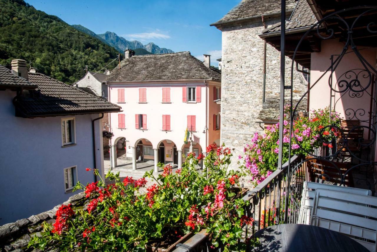 Hotel Antico Intragna Buitenkant foto